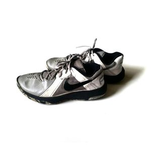 Men's/Boy's Nike Shoes, Gray, Black & White, Sz 7